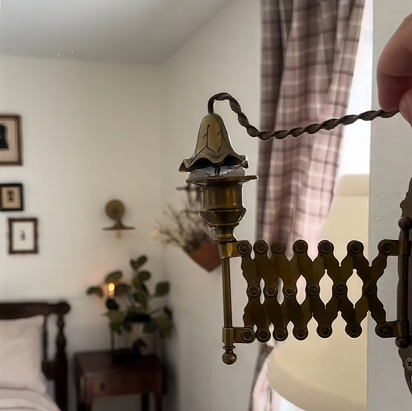 Extending Taper Candle Holder