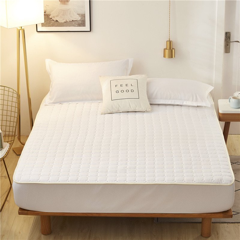 2024 Latest Breathable Silky Mattress Cover