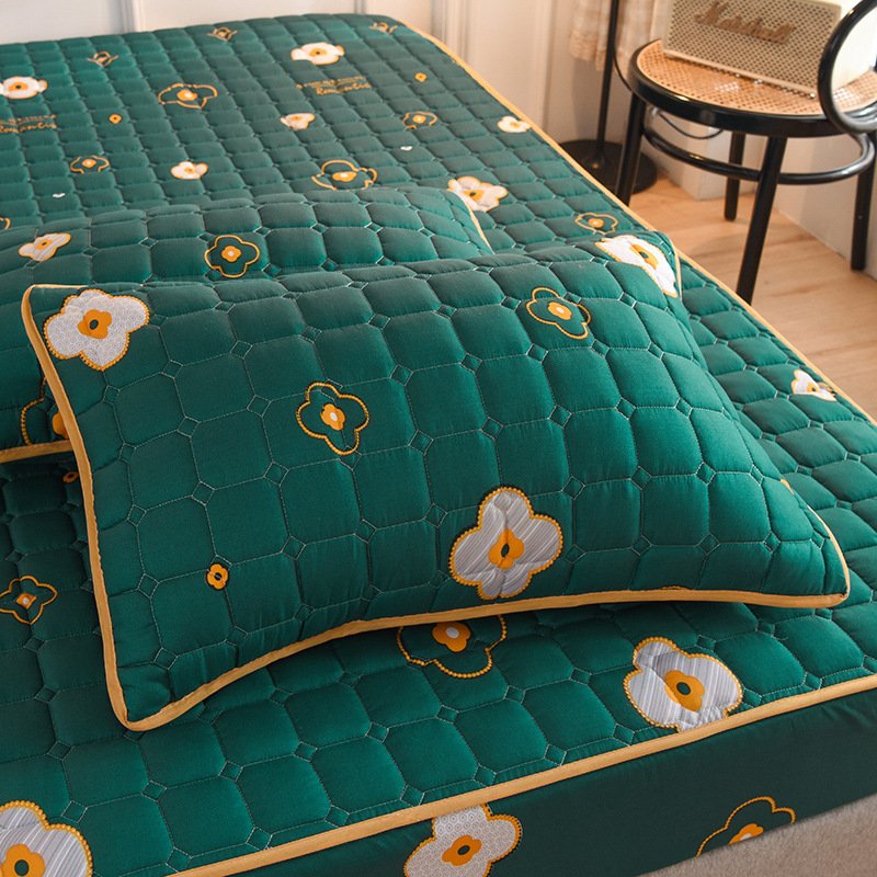 2024 Latest Breathable Silky Mattress Cover