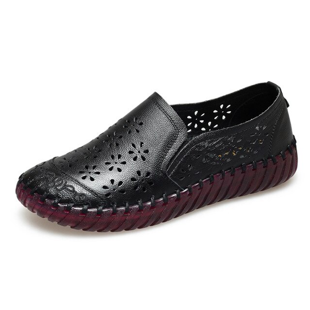 2024 new comfortable soft bottom breathable non-slip engraved retro ladies leather shoes