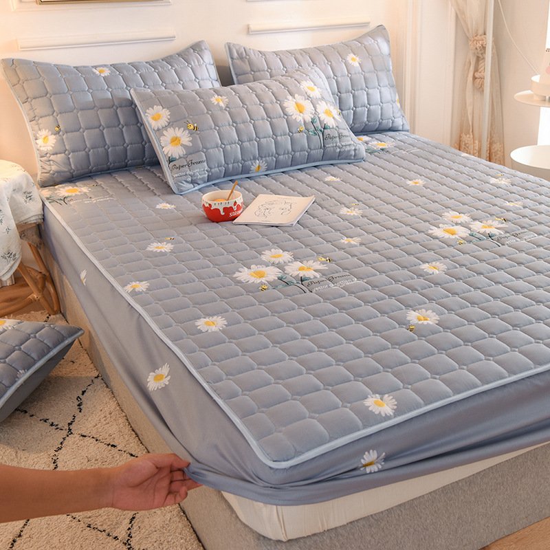 2024 Latest Breathable Silky Mattress Cover