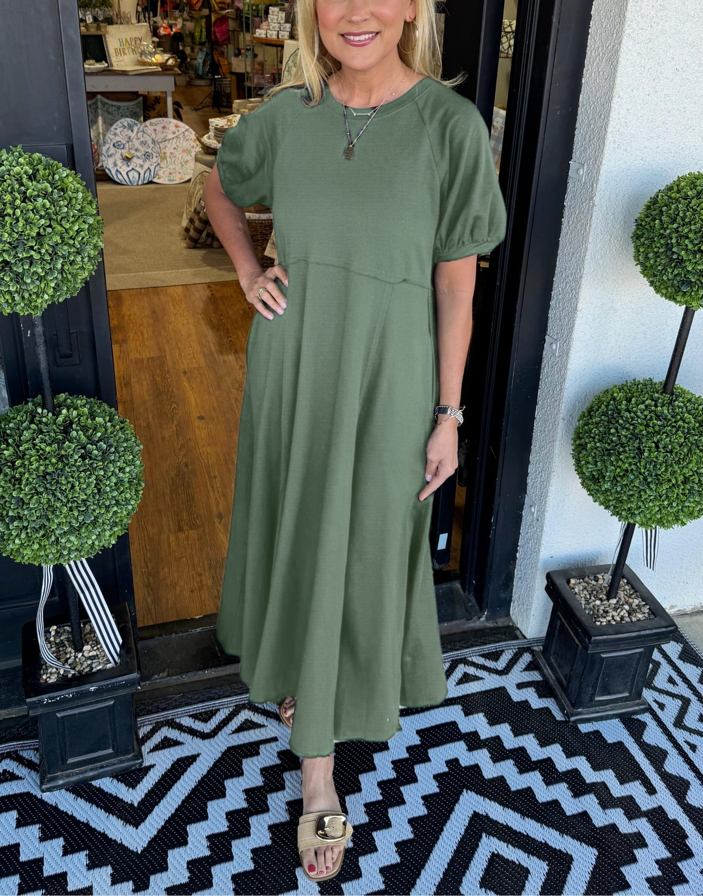 🔥Women's Solid Color Puff Sleeve Round Neck Long Dress(Buy 2 Free Shipping)