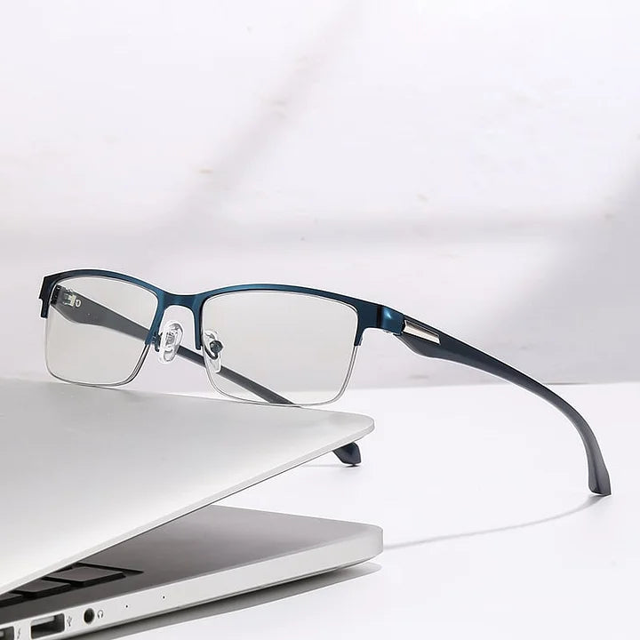 Progressive multifocal photochromic reading glasses