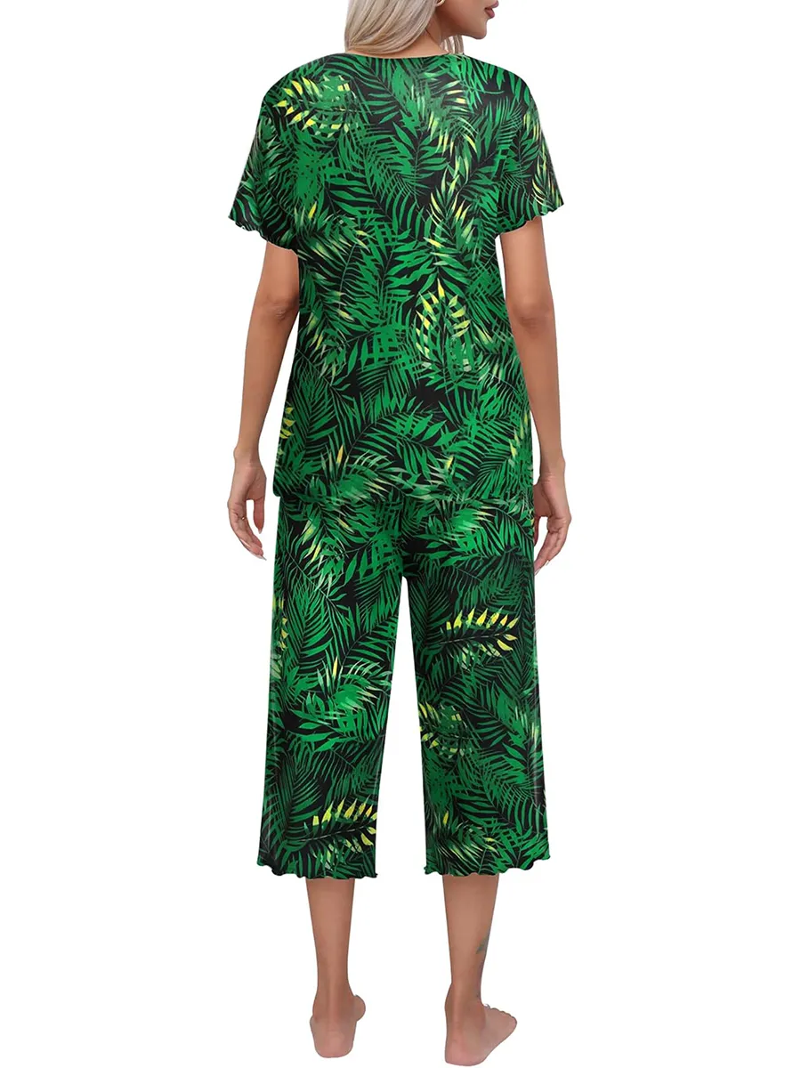 Women's Printed Short Sleeve Top With Capri Pants Lounge & Sleepwear Set