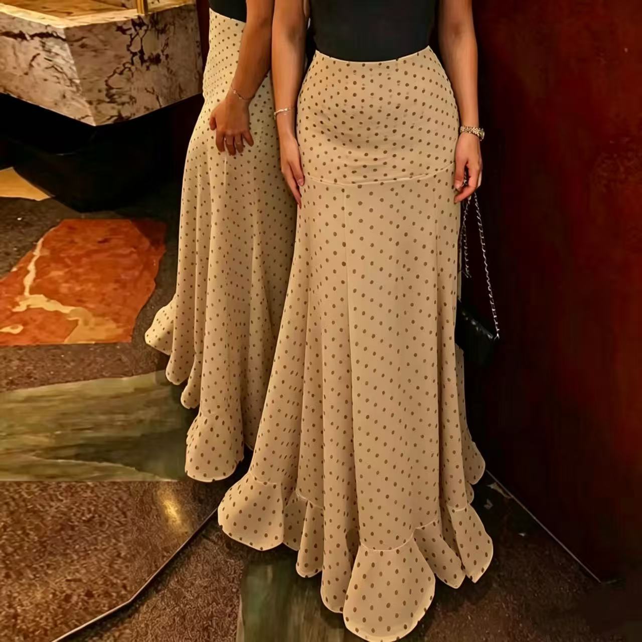 White & Black Polka Dot Floor-length Chiffon Skirt - Buy 2 items and get free shipping！