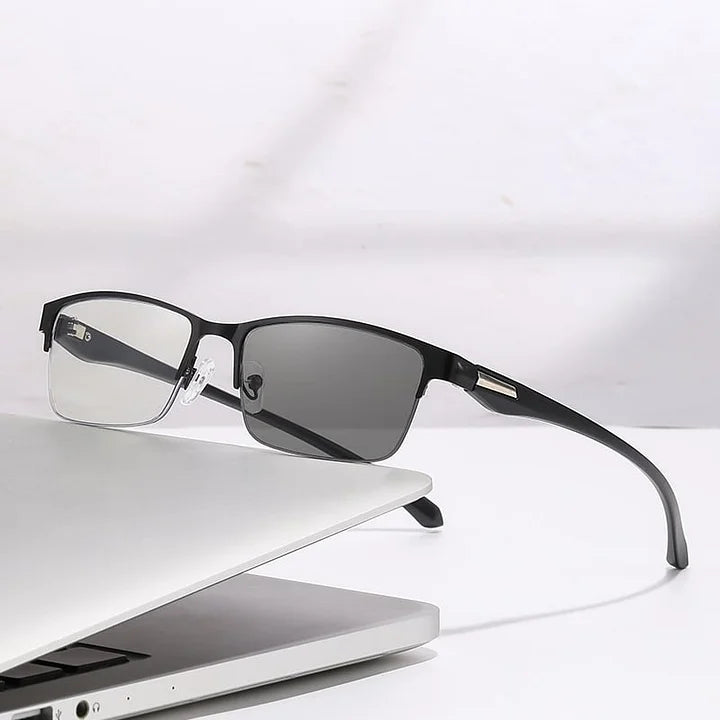Progressive multifocal photochromic reading glasses