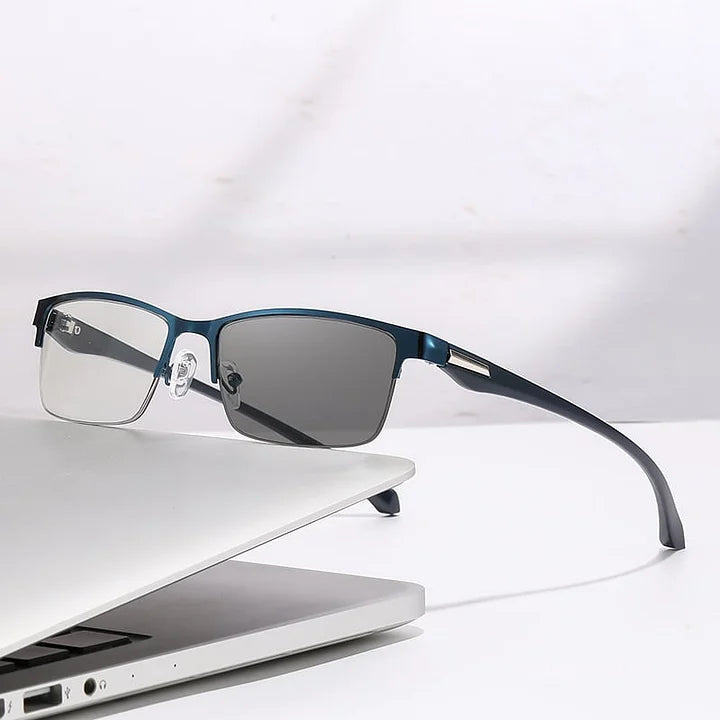 Progressive multifocal photochromic reading glasses