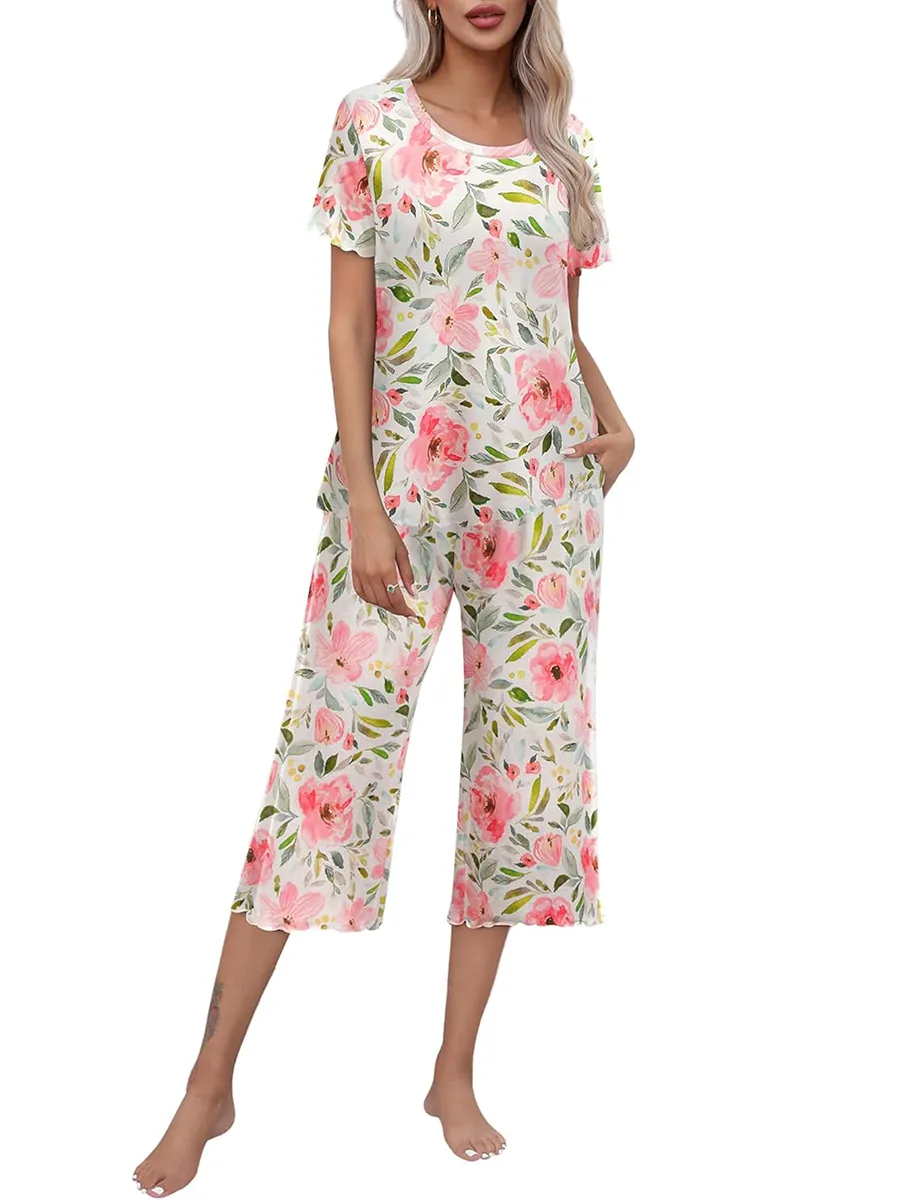 Women's Printed Short Sleeve Top With Capri Pants Lounge & Sleepwear Set