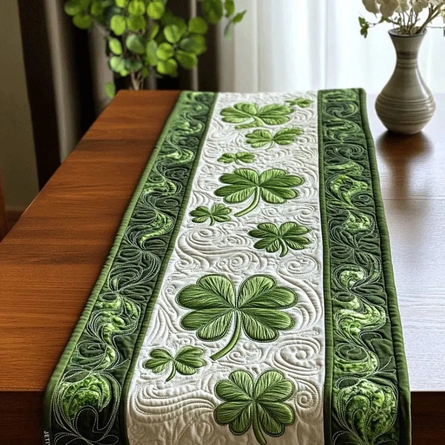 🍽️Quilted Table Runner with Vivid 3D Design