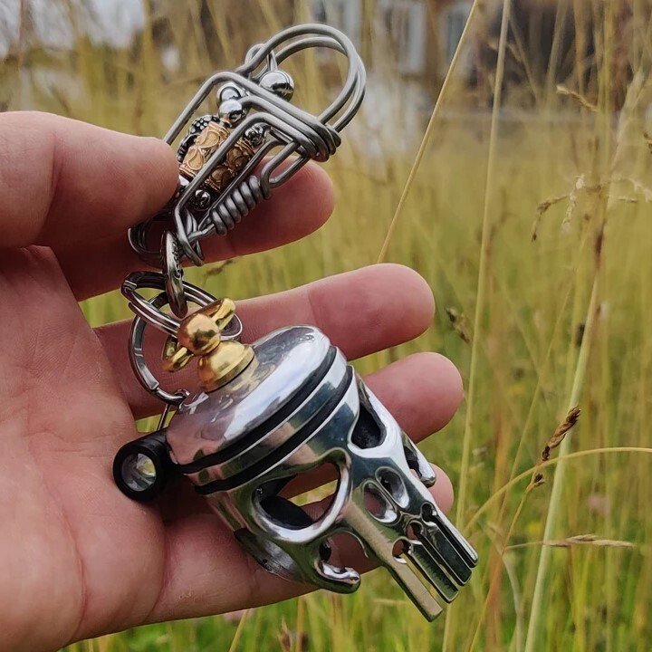 💀Piston art skull keychain [pendant/flashlight/bottle opener]