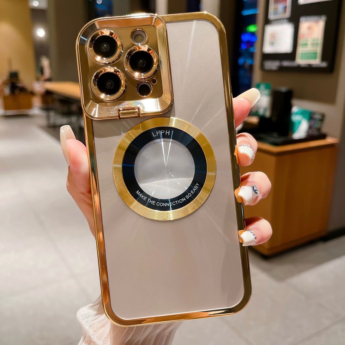 Magnetic iPhone case with lens mount